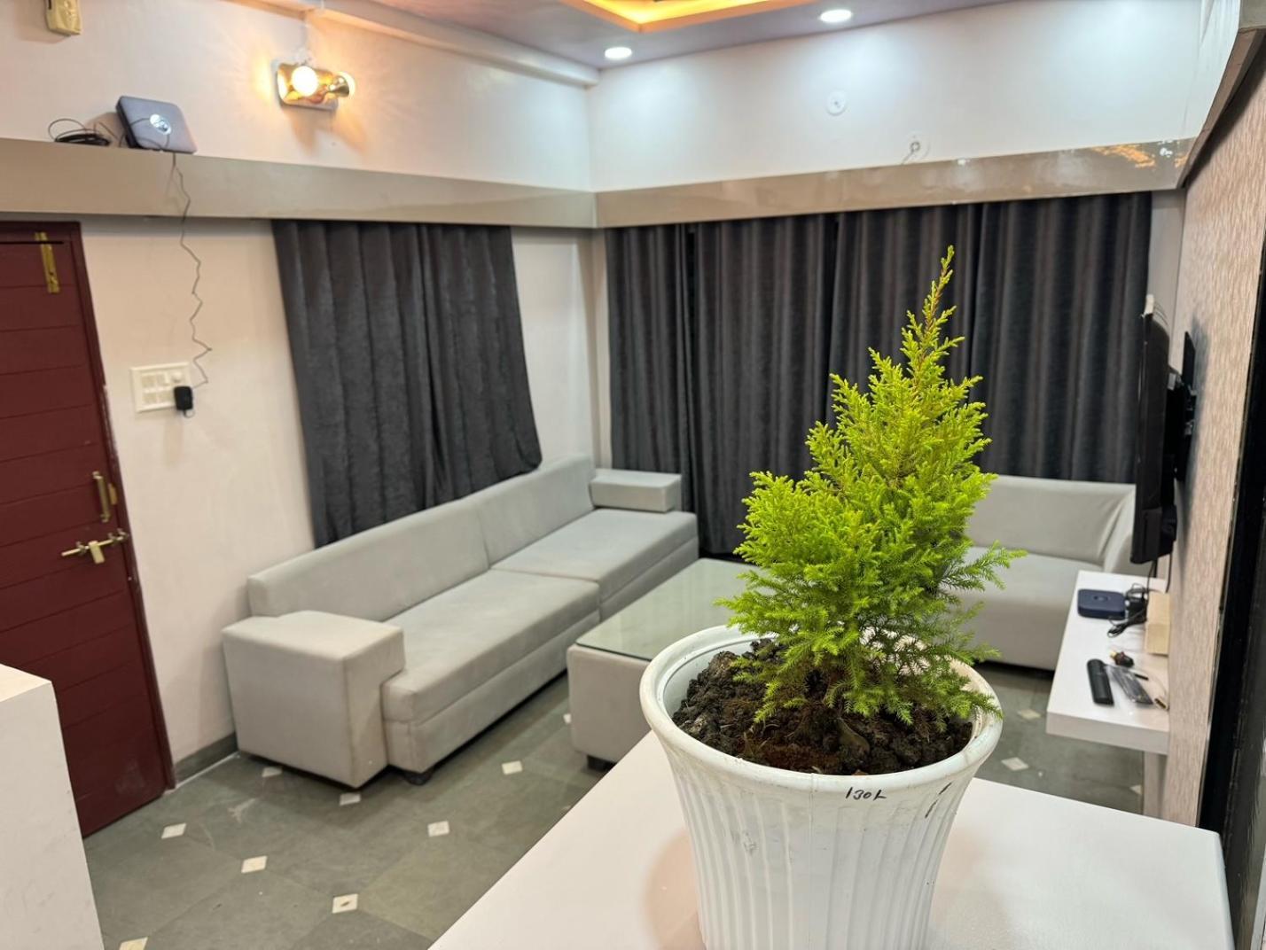 Leela - Tulip - 2 Bhk Luxury Homestay *
