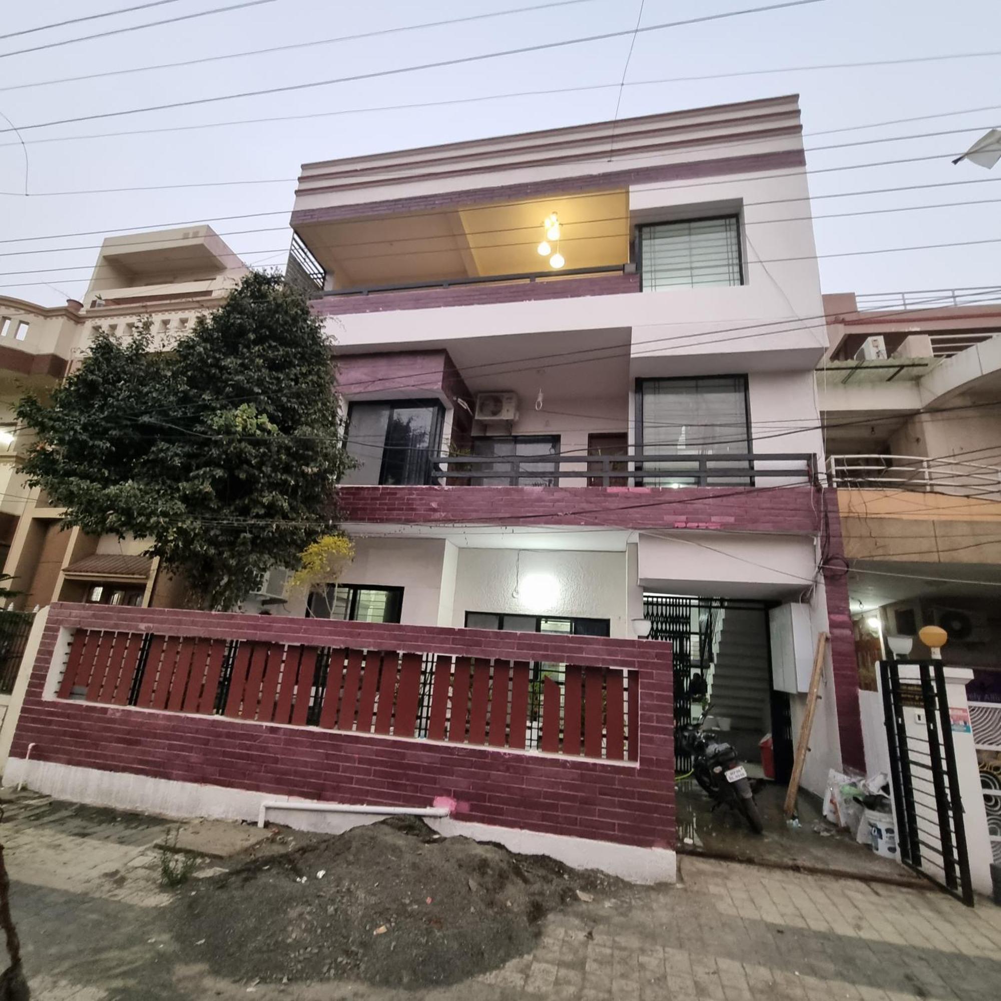 Leela - Tulip - 2 Bhk Luxury Homestay Indore